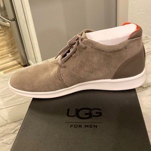 New, never worn Ugg Larken chukkas